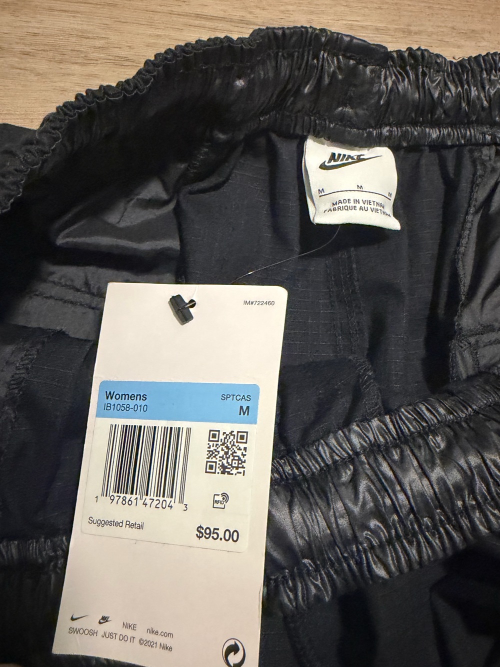 NWT Nike woven Cargo Parachute Ripstop Pants Womens Size Medium Black - Picture 7 of 10